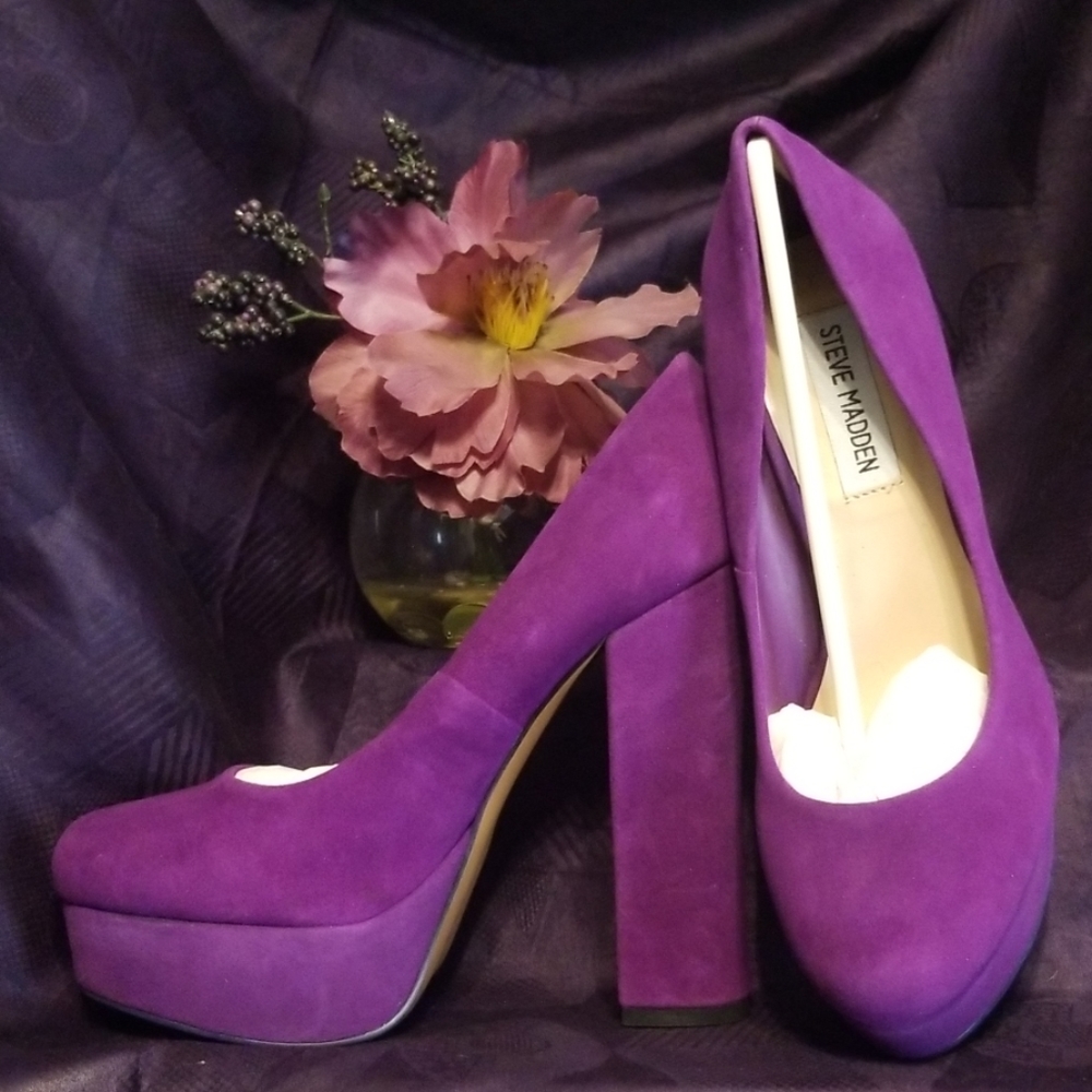 Shoes: Steve Madden Suede Block Heel Pumps - Picture 1 of 6